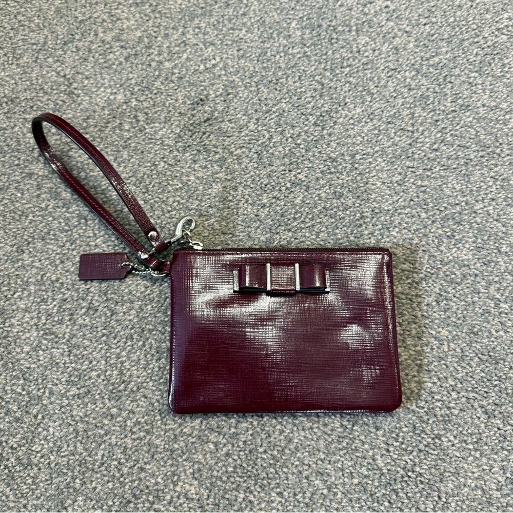 Coach Burgundy Leather Bow Accent Wristlet Bag Zip Closure Silver Hardware Women - Picture 1 of 4